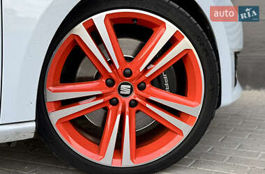 Хэтчбек SEAT Leon 2016 в 