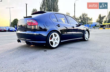 Хэтчбек SEAT Leon 2004 в 