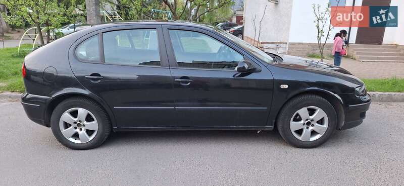 Хэтчбек SEAT Leon 2004 в Львове