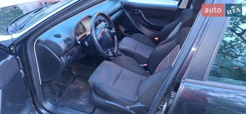 Хэтчбек SEAT Leon 2004 в Львове