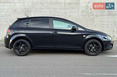 Хэтчбек SEAT Leon 2011 в 