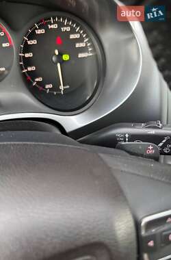 Хэтчбек SEAT Leon 2011 в 