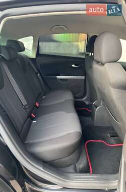 Хэтчбек SEAT Leon 2011 в 