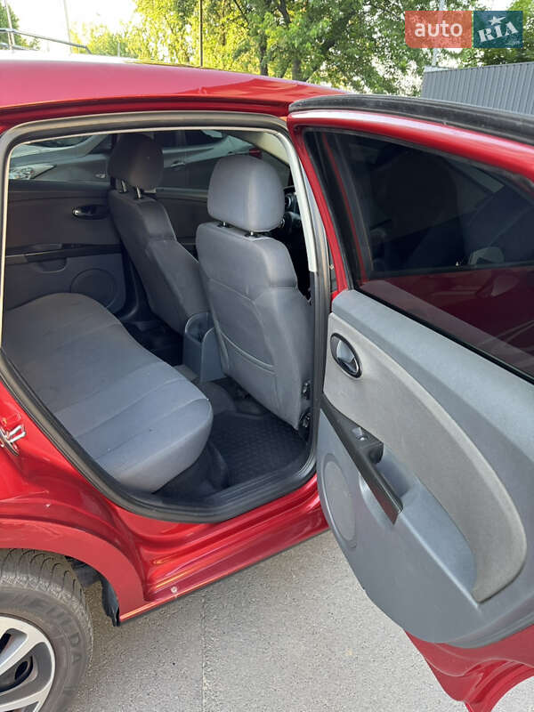 Хэтчбек SEAT Leon 2007 в Украинке