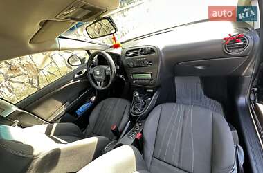 Хэтчбек SEAT Leon 2011 в 