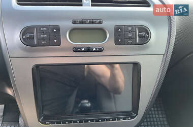 Хэтчбек SEAT Leon 2006 в 