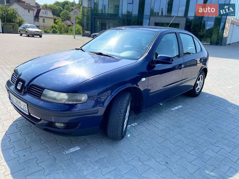 Хэтчбек SEAT Leon 2001 в Здолбунове