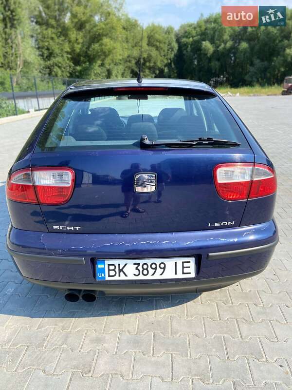 Хэтчбек SEAT Leon 2001 в Здолбунове