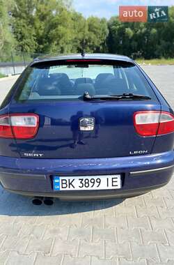 Хэтчбек SEAT Leon 2001 в 