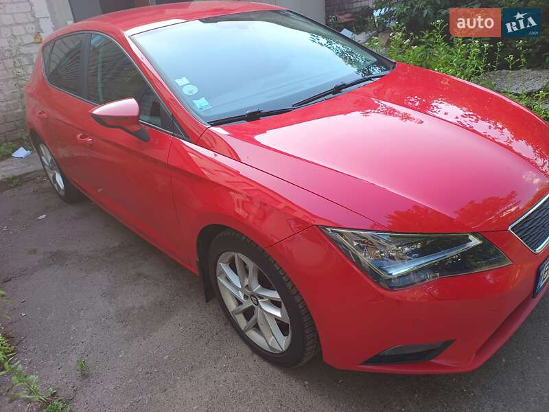 Хэтчбек SEAT Leon 2013 в 