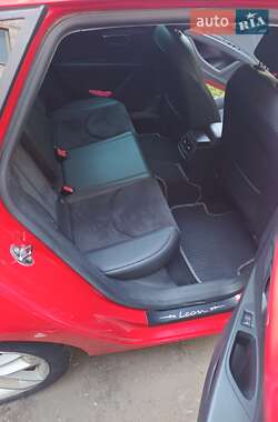 Хэтчбек SEAT Leon 2013 в 