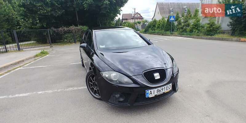 Хэтчбек SEAT Leon 2008 в Киеве