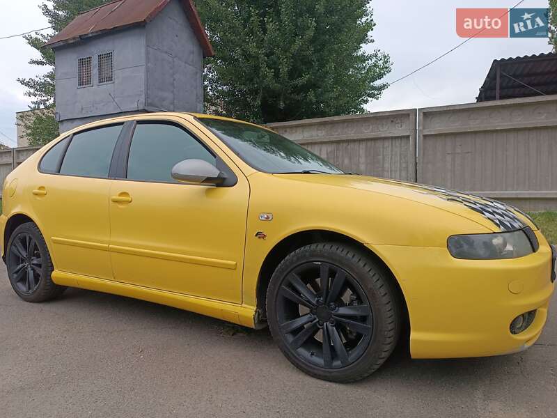 Хэтчбек SEAT Leon 2004 в Хотове