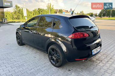 Хэтчбек SEAT Leon 2005 в 