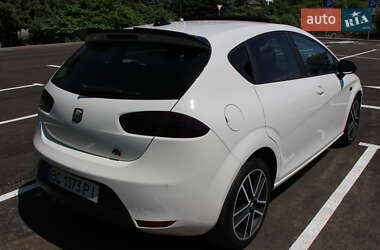 Хэтчбек SEAT Leon 2010 в 