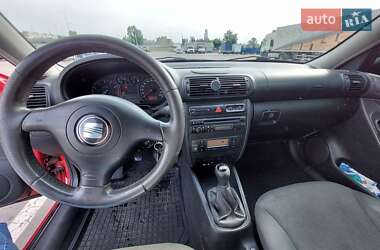 Хэтчбек SEAT Leon 2003 в 
