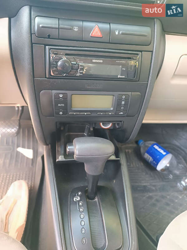 Хэтчбек SEAT Leon 2000 в Киеве