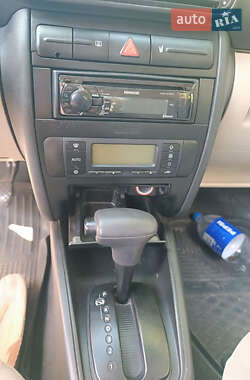 Хэтчбек SEAT Leon 2000 в 