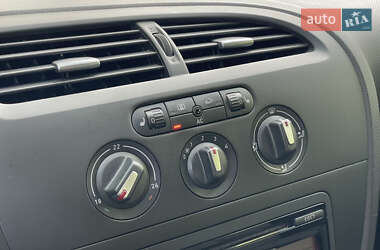 Хетчбек SEAT Leon 2011 в 