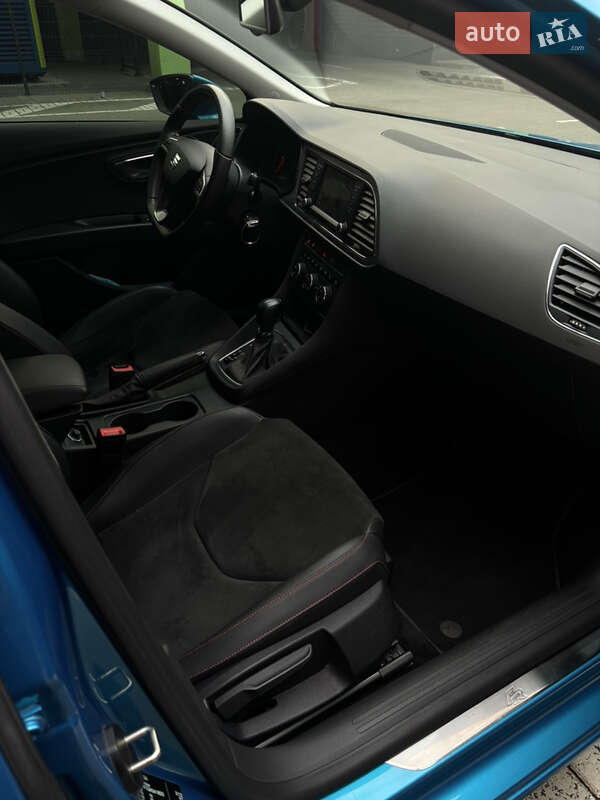 Хэтчбек SEAT Leon 2016 в Киеве