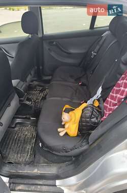 Хэтчбек SEAT Leon 2003 в 