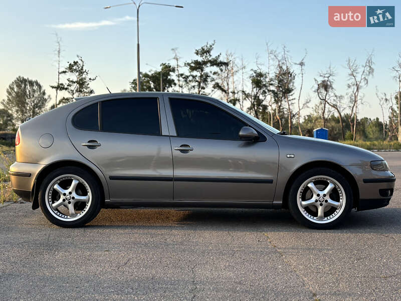 Хэтчбек SEAT Leon 2003 в Харькове
