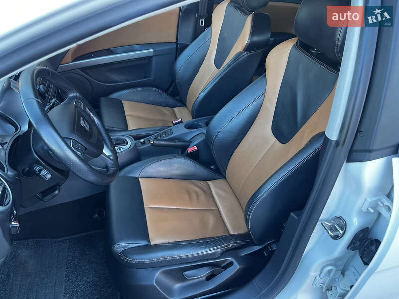 Хэтчбек SEAT Leon 2010 в Умани