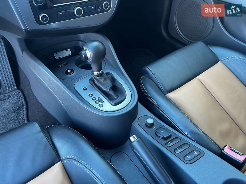 Хэтчбек SEAT Leon 2010 в Умани