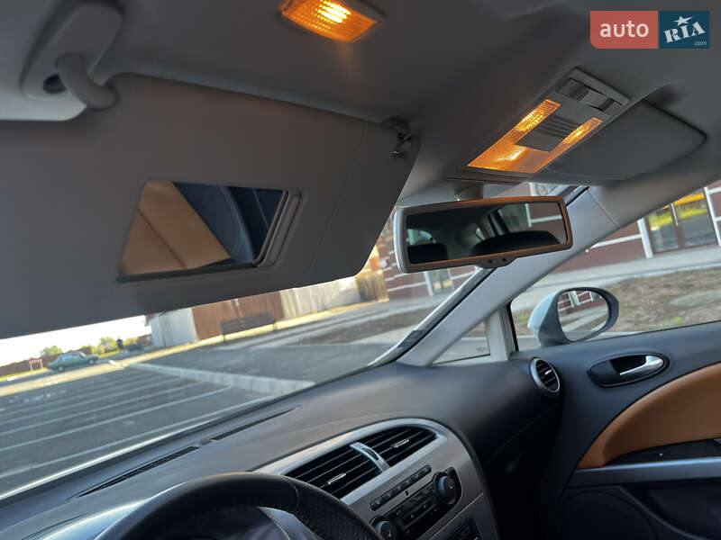 Хэтчбек SEAT Leon 2010 в Умани