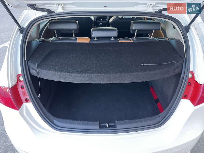 Хэтчбек SEAT Leon 2010 в Умани