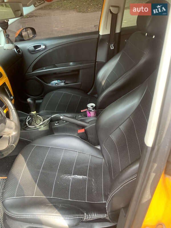 Хэтчбек SEAT Leon 2007 в Сумах