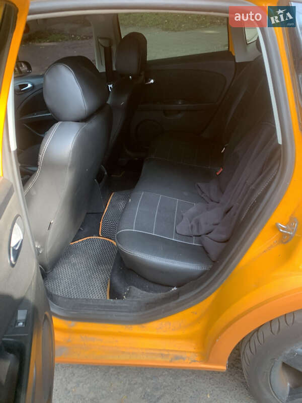 Хэтчбек SEAT Leon 2007 в Сумах