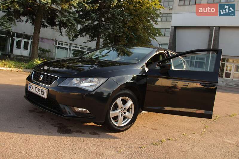Хэтчбек SEAT Leon 2013 в 