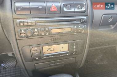 Хэтчбек SEAT Leon 2003 в 