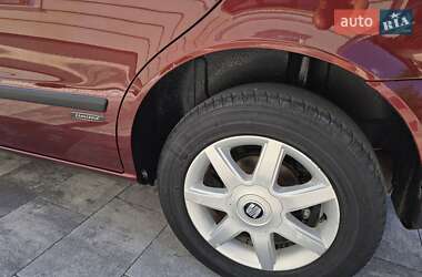 Хэтчбек SEAT Leon 2003 в 