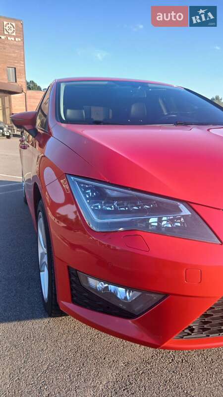 Хэтчбек SEAT Leon 2014 в Киеве