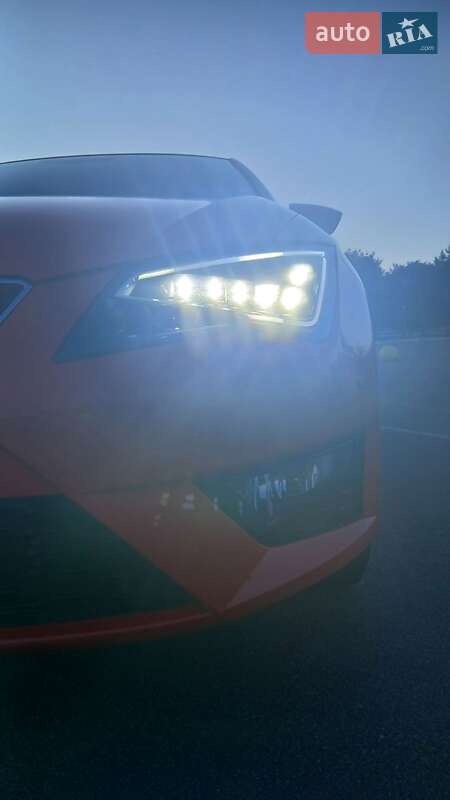 Хэтчбек SEAT Leon 2014 в Киеве