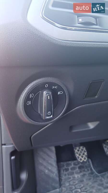 Хэтчбек SEAT Leon 2014 в Киеве