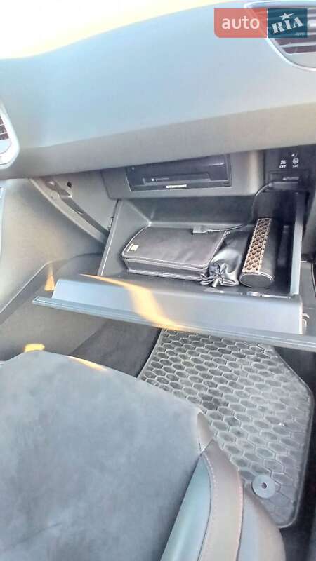 Хэтчбек SEAT Leon 2014 в Киеве