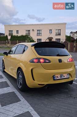 Хэтчбек SEAT Leon 2007 в 