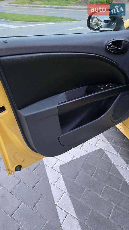 Хэтчбек SEAT Leon 2007 в Ровно