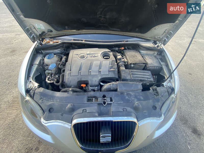 Хэтчбек SEAT Leon 2010 в Шептицькому