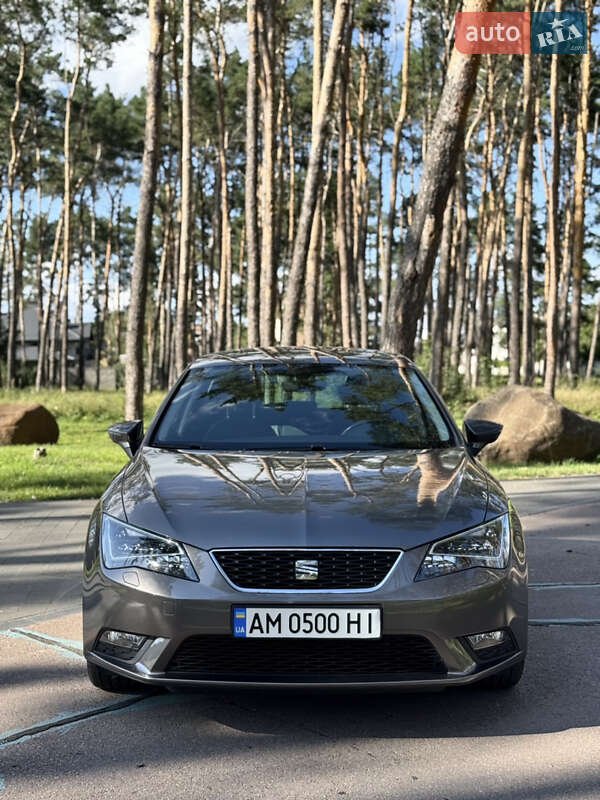 Хэтчбек SEAT Leon 2016 в Житомире