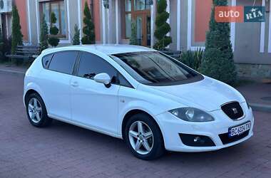 Хэтчбек SEAT Leon 2011 в 