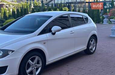 Хэтчбек SEAT Leon 2011 в 