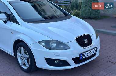 Хэтчбек SEAT Leon 2011 в 