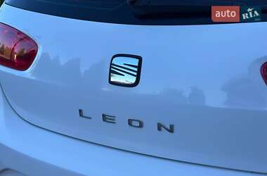 Хэтчбек SEAT Leon 2011 в 