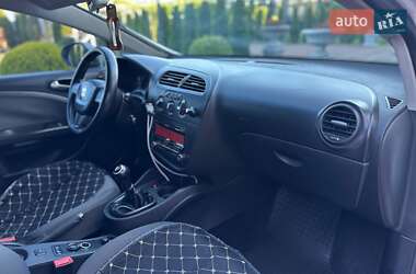 Хэтчбек SEAT Leon 2011 в 