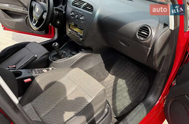 Хэтчбек SEAT Leon 2010 в 