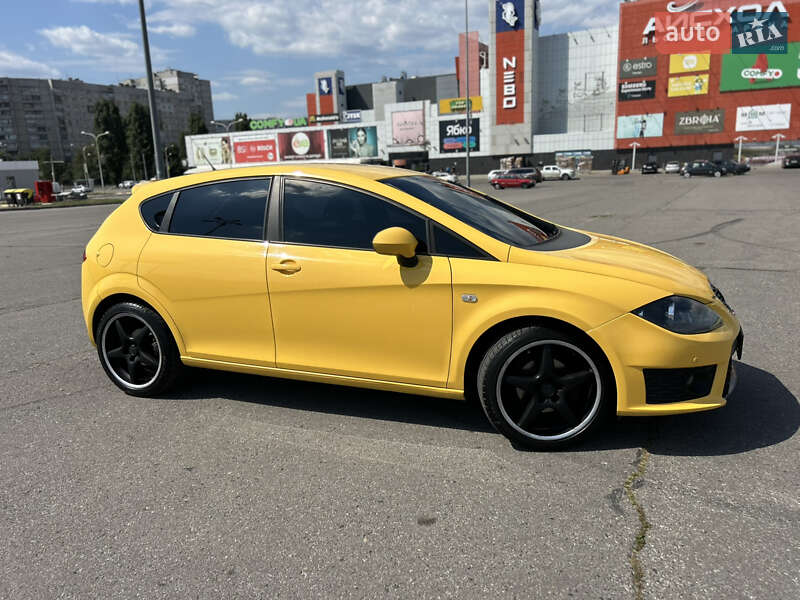 Хэтчбек SEAT Leon 2010 в Харькове